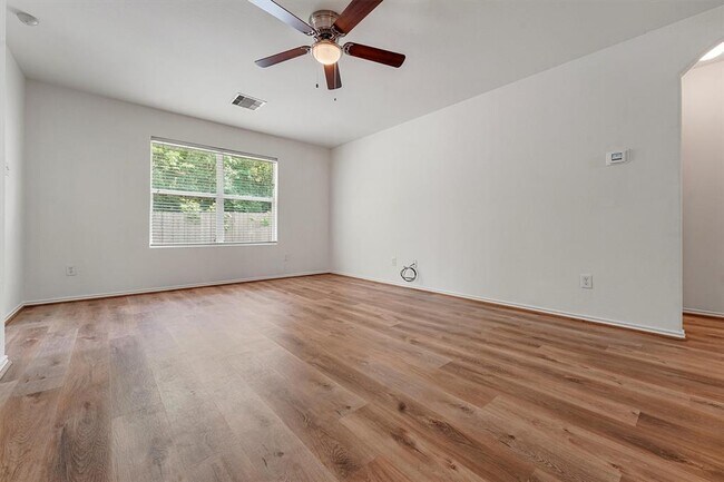 Building Photo - 446 Laurel Sage Dr