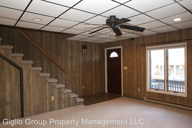 Foto del edificio - 107 Powell Ave