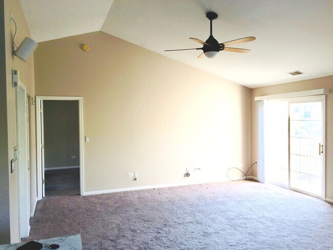 Foto del edificio - 2919 Rutland Cir