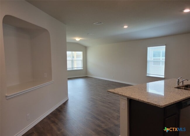 Building Photo - 622 Great Plains