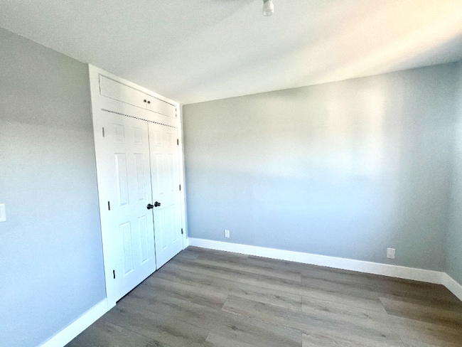 Foto del edificio - 61-60 69th Ln