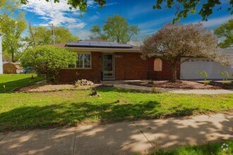 Building Photo - 5013 W 119th St