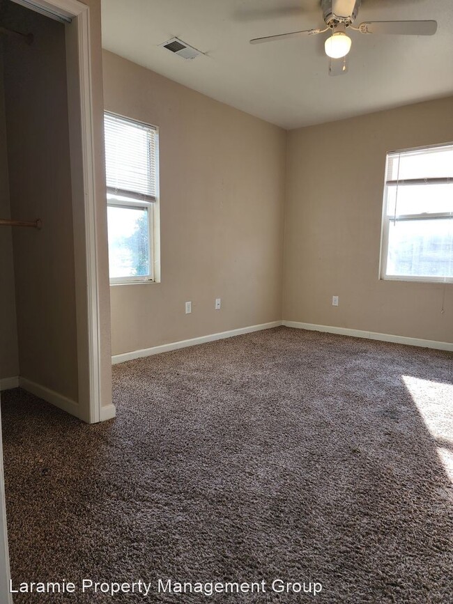 Building Photo - 4 br, 2.5 bath House - 1256 N 6th