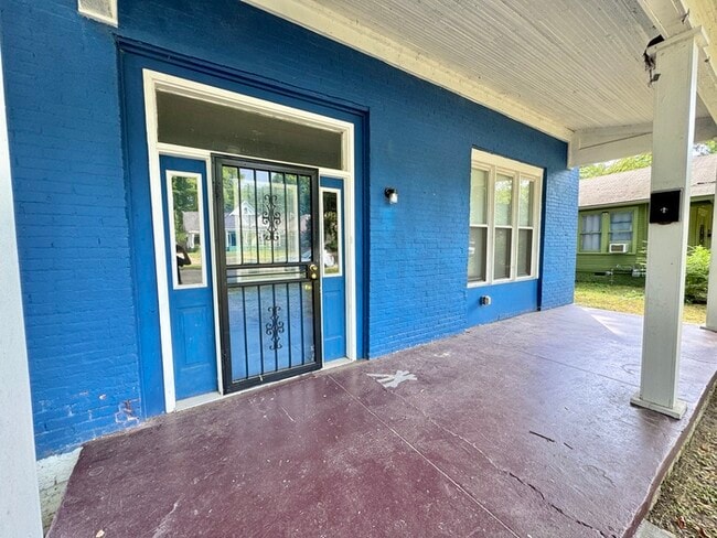 Building Photo - 1275 Tutwiler Ave