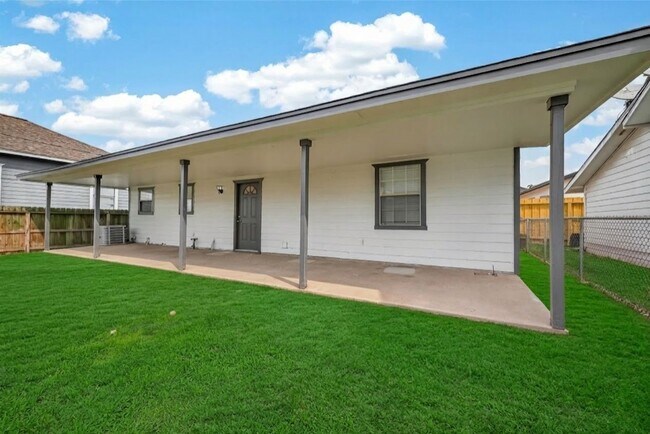 Foto del edificio - 7927 Brays St