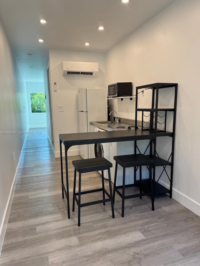 Foto del edificio - 5800 SW 122nd Ave