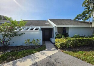 Building Photo - 10780 Waterberry Dr