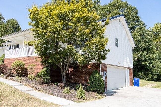 Foto del edificio - 1040 Eldredge Cir NW