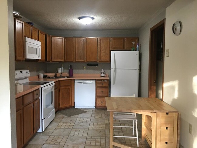 Building Photo - 1560 Wheelock Ln