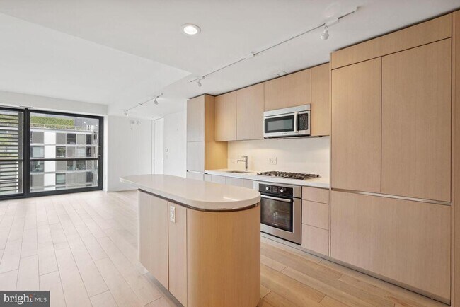 Foto del edificio - 925 H St NW