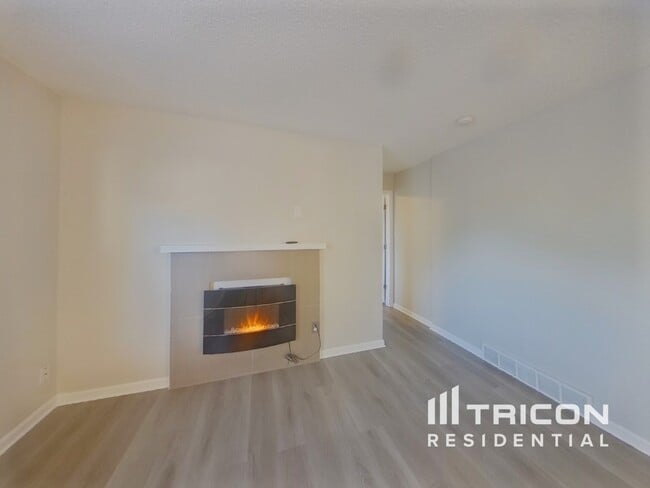 Foto del edificio - 5014 Bradley Cir