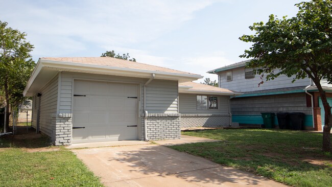 Building Photo - 933 SW 54th St