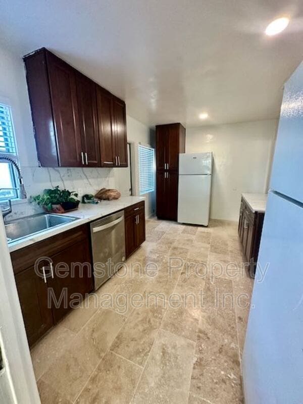 Foto del edificio - 5017 College Ave