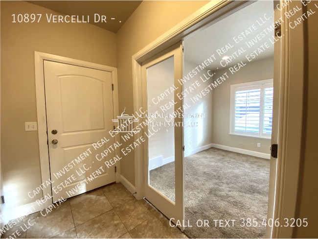 Building Photo - 10897 Vercelli Dr
