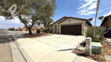 Building Photo - 12383 Luna Rd
