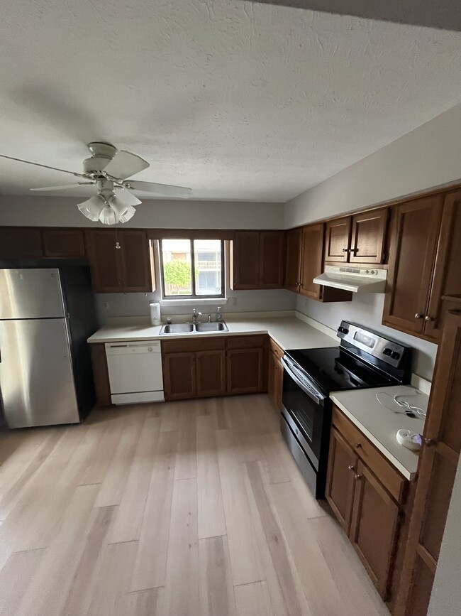 Kitchen - 1710 Charlestown New Albany Rd