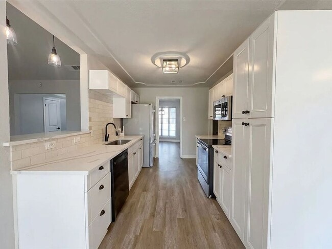 Foto del edificio - 5300 Firewood Dr