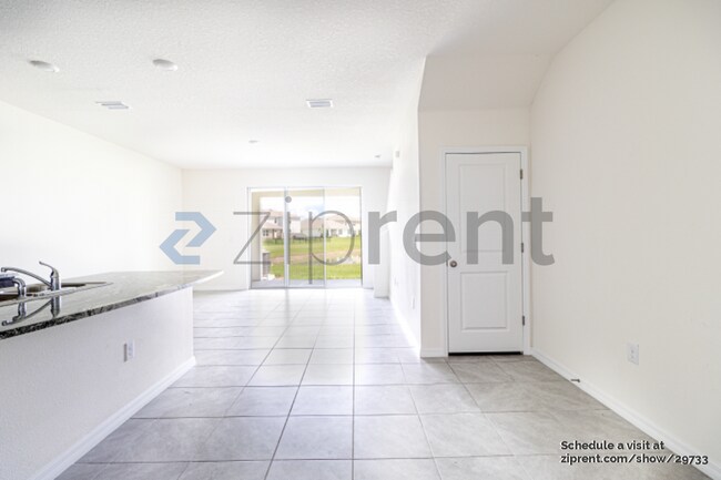Building Photo - 33070 Major Oak Dr