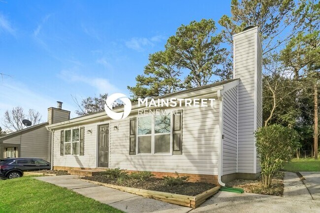 Foto del edificio - 2 Bedroom Pet-Friendly Home in Charlotte, NC with Main Street Renewal