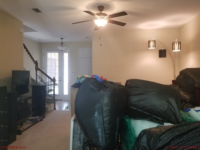 Building Photo - Beautiful 3 bedrooms 2.5 baths townhouse with 1 car garage in Tuscany Place