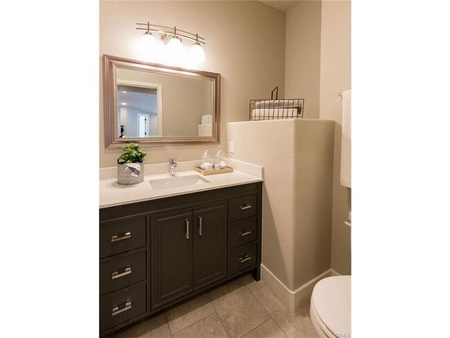 Foto del edificio - 198 E 1st Ave