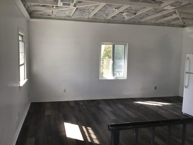 Building Photo - 519 S Indian River Dr