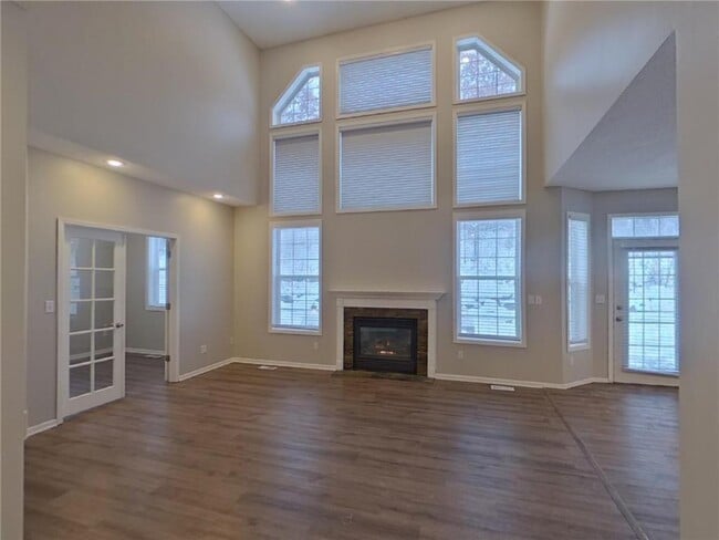 Building Photo - 15012 Viewcrest Ln