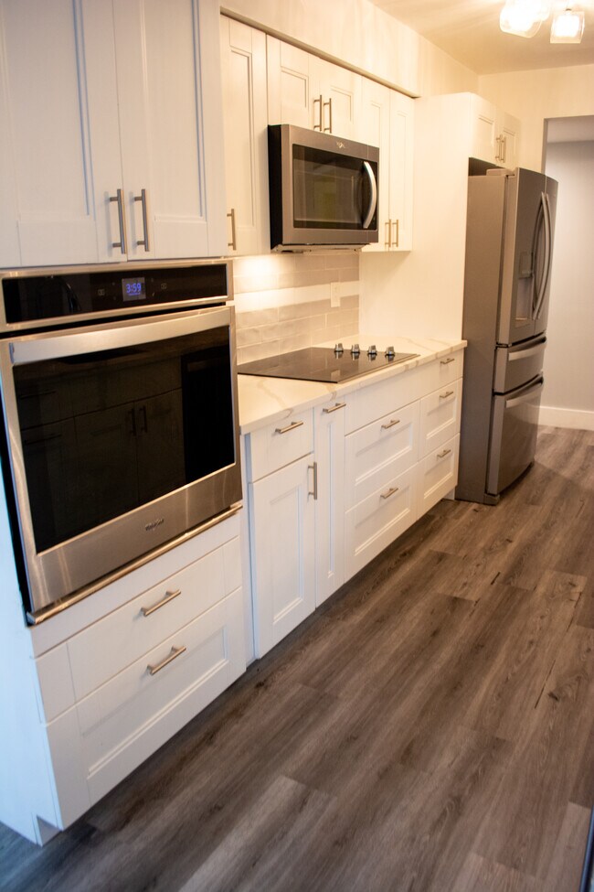 Cocina - 992 NW 93rd Ave