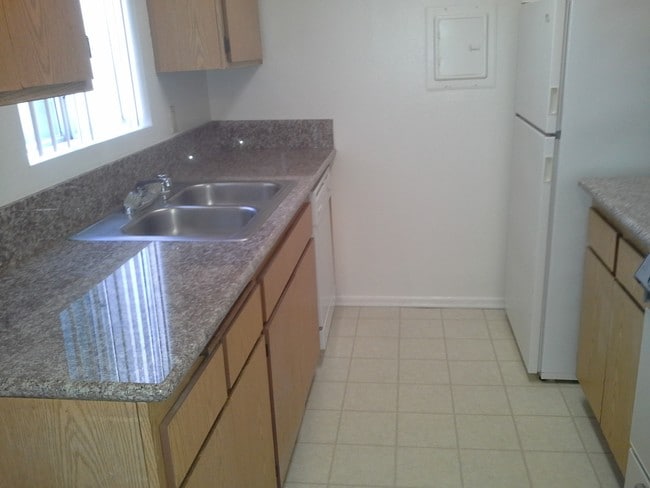 Building Photo - 525 N Ardmore Ave