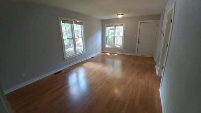 Building Photo - 104 Carmichael Ct