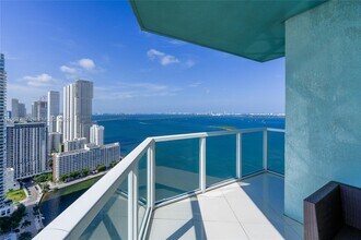 Building Photo - 1900 N Bayshore Dr