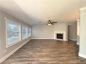 Building Photo - 106 Snake Dance Dr