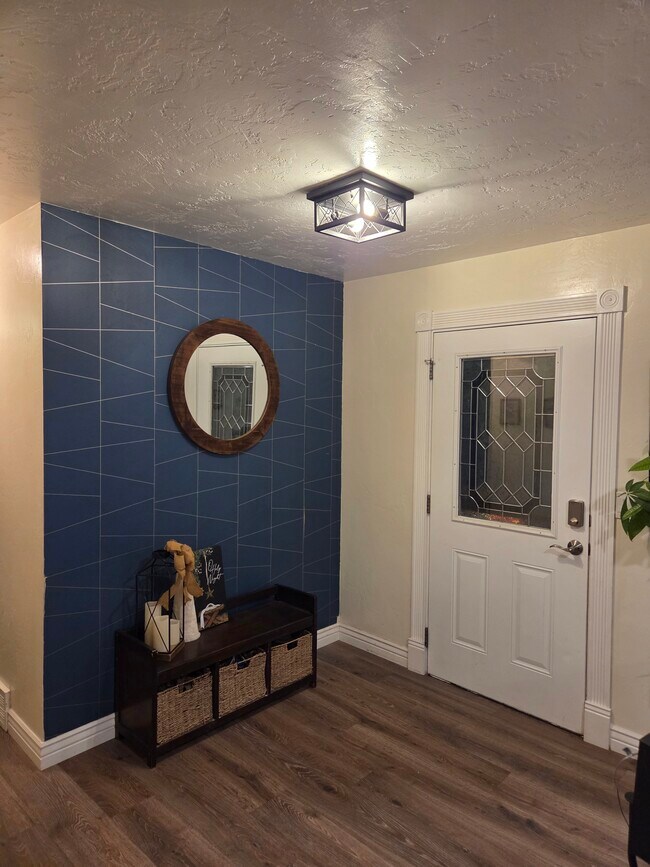 Entrada - 4701 S Turnberry Pl