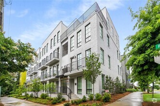 Building Photo - 1272 Longreen Ter NW