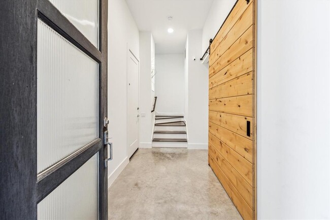 Foto del edificio - 5904 E Post Oak Ln