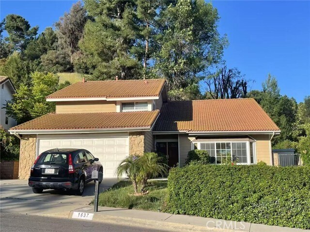 Building Photo - 1637 Bronze Knoll Rd