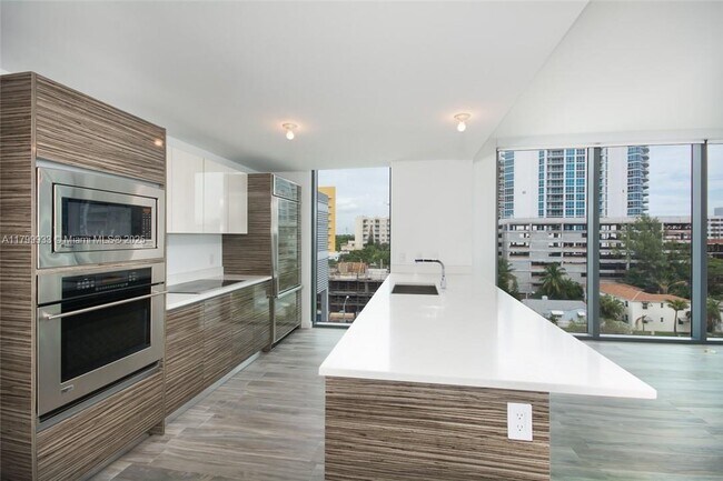 Foto del edificio - 460 NE 28th St