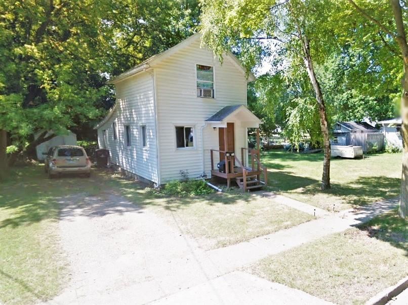 1021 Elizabeth St, Midland, MI 48640 House for Rent in Midland, MI