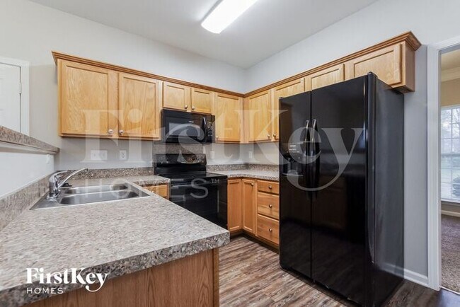 Foto del edificio - 13223 Planters Row Dr