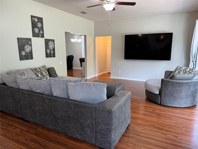 Building Photo - 14024 Wake Robin Dr