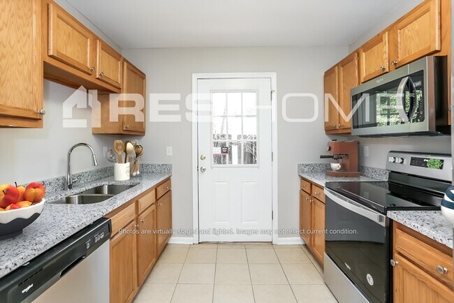 Foto del edificio - 10334 Bradley Rd