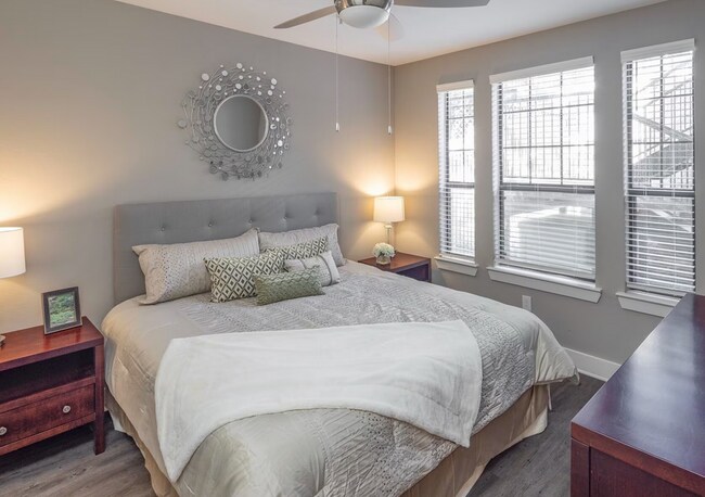 Foto del edificio - 810 E 9th St