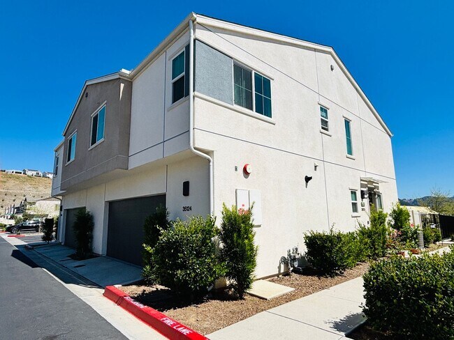 Foto del edificio - Gorgeous Citro Townhome for Rent