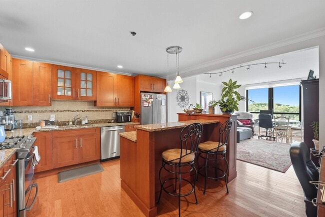 Foto del edificio - 1025 Maxwell Ln