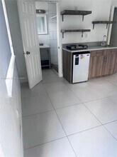 Building Photo - 1265 SW 6th St