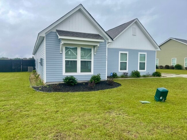 Building Photo - 143 Westfield Dr