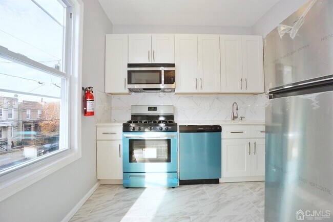 Building Photo - 124 75th St