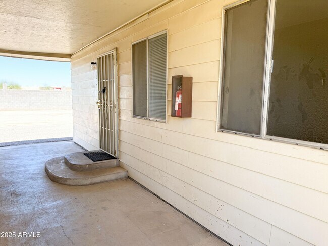 Foto del edificio - 1211 W Apache Trail