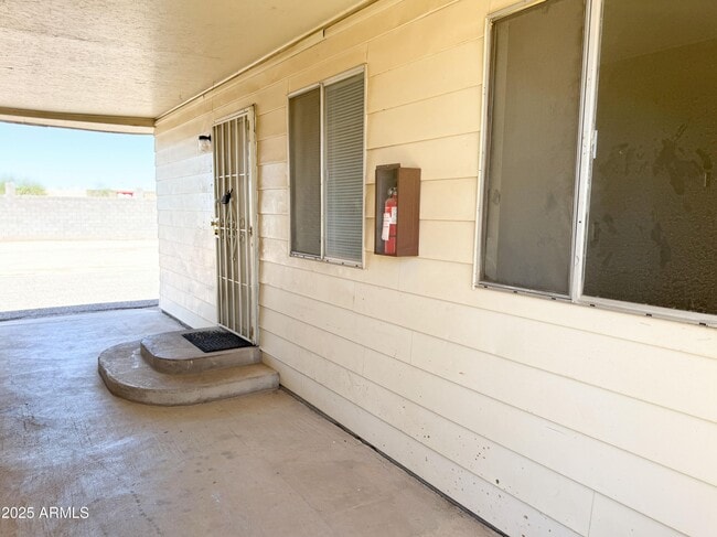 Building Photo - 1211 W Apache Trail