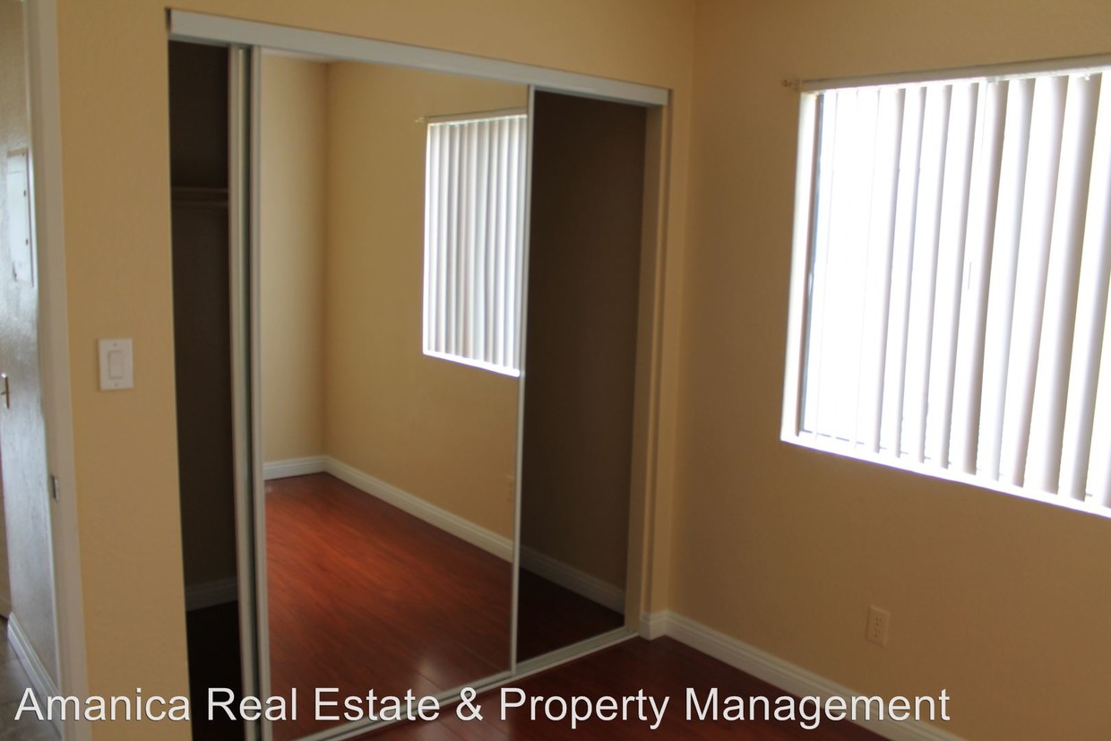 Foto principal - 8135 Philbin Ave